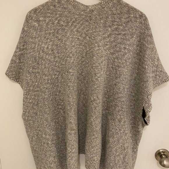 The perfect Roots Fall Cardigan Sweater. Size XS. - Picture 3 of 5